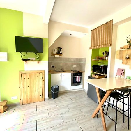 La Petite Escapade Apartment กาเลส์ ภายนอก รูปภาพ