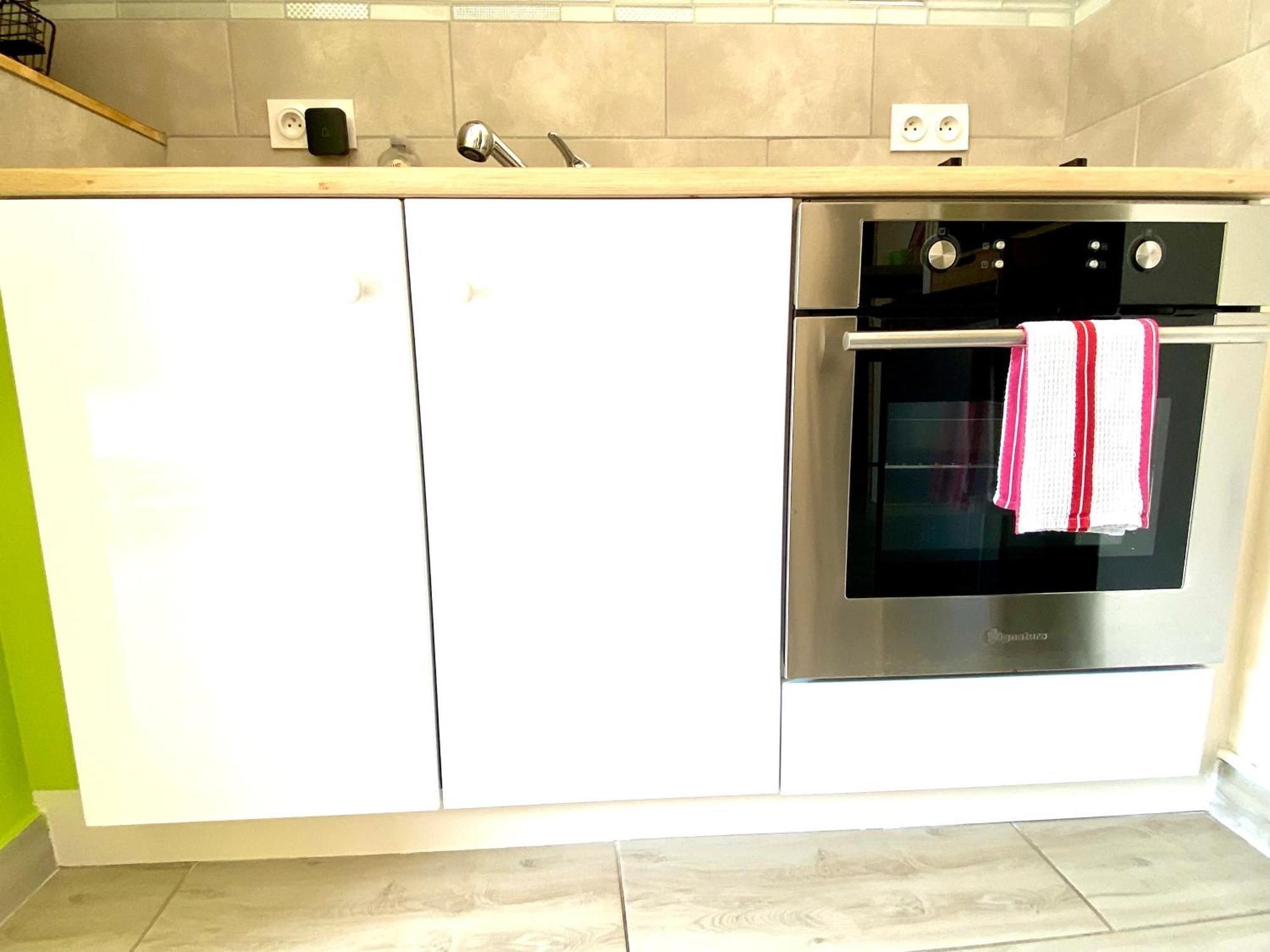 La Petite Escapade Apartment กาเลส์ ภายนอก รูปภาพ
